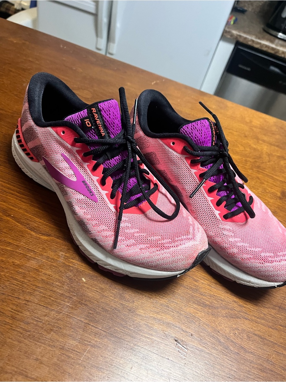 Brooks Ravenna 10 Women’s Running Shoes - Pink/Purple size 7.5